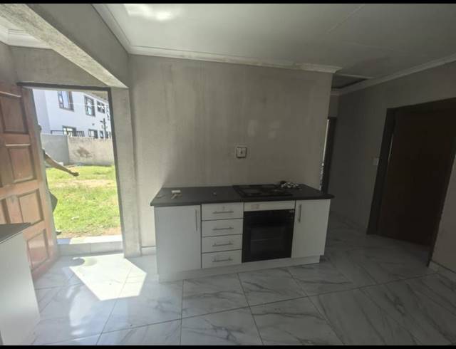 3 BEDROOM HOUSE FOR SALE IN OLIEVENHOUTBOSCH